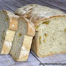 Przepis na Chleb na drożdżach z oliwkami