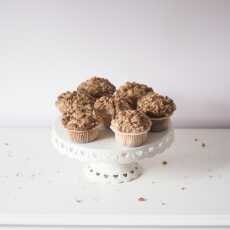 Przepis na BAKING :: White chocolate & cranberry muffins with nut crumble