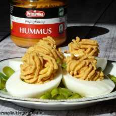 Przepis na Jaja faszerowane hummusem