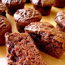 Przepis na Czekoladowe muffinki z dżemem