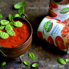 Przepis na Pomidorowa zupa-krem z zielonymi gnocchi