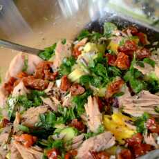 Przepis na Sałatka z tuńczykiem, awokado i brokułem