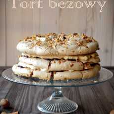 Przepis na Cynamonowy tort bezowy