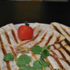 Przepis na Sincronizada - pszenne tortille zapiekane z serem i szynką