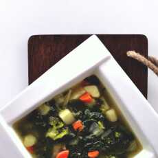 Przepis na Wegańska zupa ze szpinaku i brokułów.