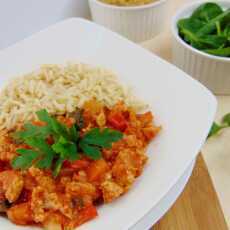 Przepis na Mięso mielone z warzywami w sosie pomidorowym z ryżem 