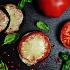 Przepis na Pieczone koreczki z bakłażanów i pomidorów
