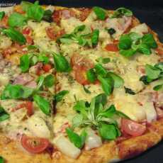Przepis na Pizza z roszponką i ananasem