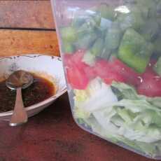 Przepis na Lunchbox - najszybsza sałatka z papryką i pomidorem