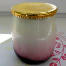 Przepis na Jogurt kremowy z jeżynami, z truskawkami, Amores (Biedronka)