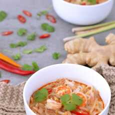 Przepis na Tajska zupa z makaronem i krewetkami