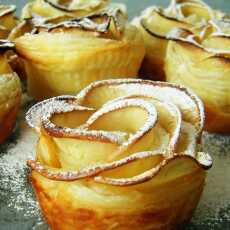Przepis na Jabłkowe róże z ciasta francuskiego. Instrukcja krok po kroku