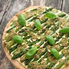 Przepis na Pizza ze szparagami, wegańską ricottą i pesto bazyliowym (wegańska, bezglutenowa)