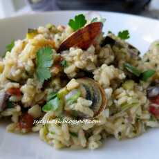 Przepis na RISOTTO INTEGRALE CON VONGOLE E ZECCHINE - RISOTTO PEŁNOZIARNISTE Z MAŁŻAMI I CUKINIĄ