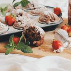 Przepis na Muffiny kakaowe z truskawkami