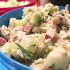 Przepis na Sałatka z kurczakiem, ryżem i świeżymi warzywami | lunchbox