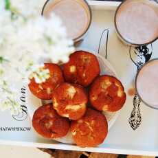 Przepis na Muffiny marchewkowe z rabarbarem i jabłkiem, bezglutenowe