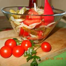 Przepis na Surówka ogórkowo - pomidorowa