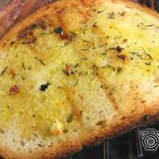 Przepis na Aromatyczny chlebek z grilla