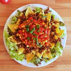 Przepis na Soczewicowa meksykańska sałatka nachos z pomidorową salsą