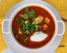 Przepis na Pomidorowa zupa z soczewicą i avocado