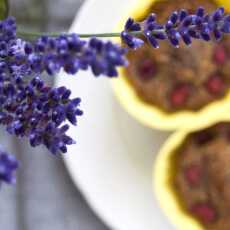 Przepis na Bezmączne, pistacjowe brownie z mleczną czekoladą i malinami