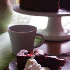 Przepis na Ciasto czekoladowe z truskawkami i poziomkami - bez glutenu i bez laktozy