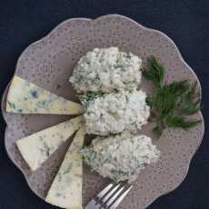 Przepis na Sałatka z surowego kalafiora i sera blue