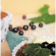 Przepis na Muffinki z płatków owsianych z czarną porzeczką i białą czekoladą