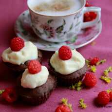 Przepis na Kawowe muffiny z malinami i czerwoną porzeczką