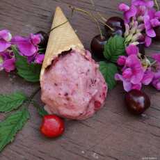 Przepis na Czereśniowe lody jogurtowe