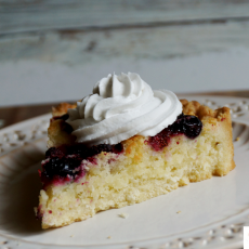 Przepis na Tarta kokosowa z poziomkami, malinami i porzeczkami z kokosową bitą śmietaną 