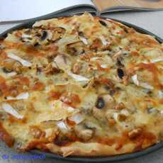 Przepis na Pzza z orzeechami i serem brie