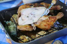 Przepis na Kurczak pieczony w całości razem z grzybkami faszerowanymi ziemniakami