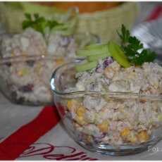 Przepis na Sałatka ryżowa z tuńczykiem i porem