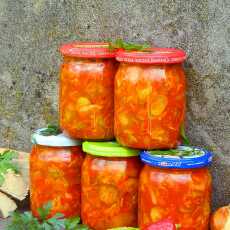 Przepis na Pomidorowa sałatka z ogórków