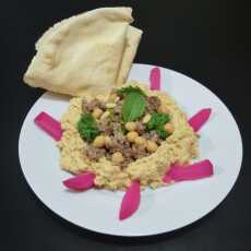 Przepis na Hummus kavarna - libański hummus z jagnięciną i sosem cytrynowym