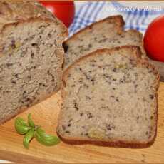 Przepis na Chleb mieszany na zakwasie i miodzie z oliwkami w sierpniowej piekarni