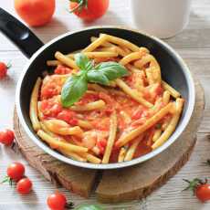 Przepis na Fasolka szparagowa w pomidorach 