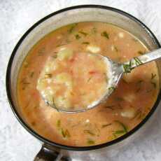 Przepis na Na szybko smaczna z pomidorów na maśle zupa z zacierkami...
