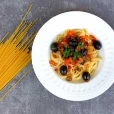 Przepis na SPAGHETTI ALLA PUTTANESCA 