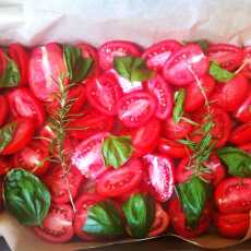 Przepis na Czas na przetwory : Sos z pieczonych pomidorów z blendera, bez obierania !