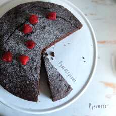 Przepis na Ciasto cukina - czekolada z sosem malinowym :)