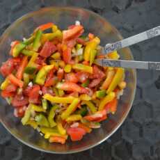 Przepis na Surówka z papryki i pomidorów