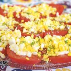 Przepis na Pomidorki pod pierzynką z jajek 