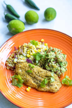 Przepis na Kurczak po meksykańsku z ryżem, warzywami i guacamole