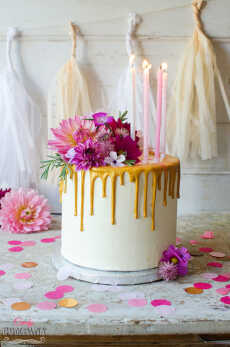 Przepis na Tort urodzinowy na 30stkę! Tort z wiśniami i bezową niespodzianką w środku