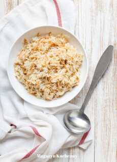 Przepis na Prosty pilaw z ryżu ze smażonym makaronem