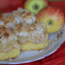 Przepis na Ciasto biszkoptowe z jabłkami i kokosem