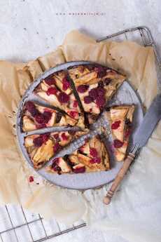 Przepis na Bezglutenowe ciasto z jabłkami (apple pie) i malinami